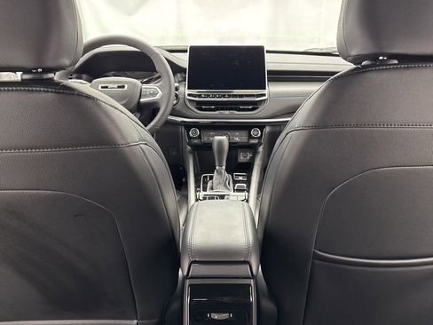 New 2026 Jeep Compass Latitude image 32