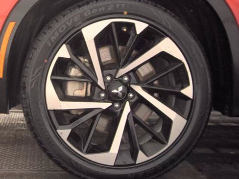 Used 2023 Mitsubishi Outlander SE FWD image 11