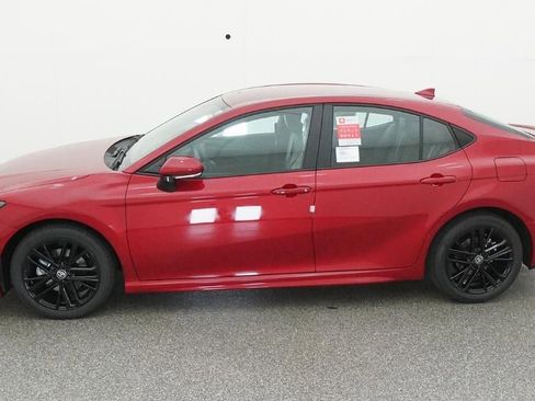 New 2026 Toyota Camry SE FWD image 3