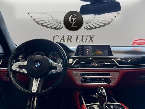 Used 2018 BMW M760i xDrive image 10