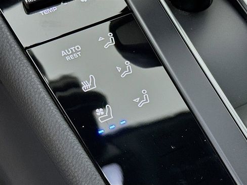 New 2025 Porsche Macan image 23