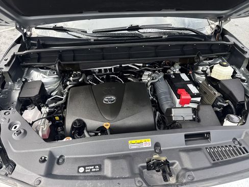 Used 2022 Toyota Highlander XLE image 22