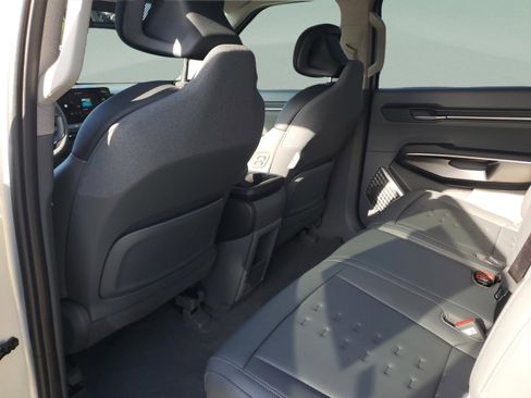 New 2026 Kia EV9 Wind AWD/4WD image 8