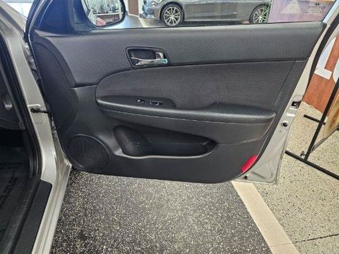 Used 2012 Hyundai Elantra w/ Preferred Pkg FWD image 32