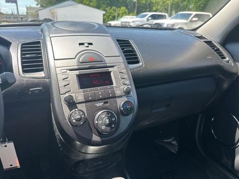 Used 2011 Kia Soul + FWD image 15