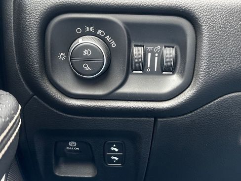 Used 2023 RAM 1500 Laramie AWD/4WD image 40