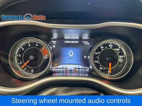 Used 2017 Jeep Cherokee Overland w/ Technology Group AWD/4WD image 19