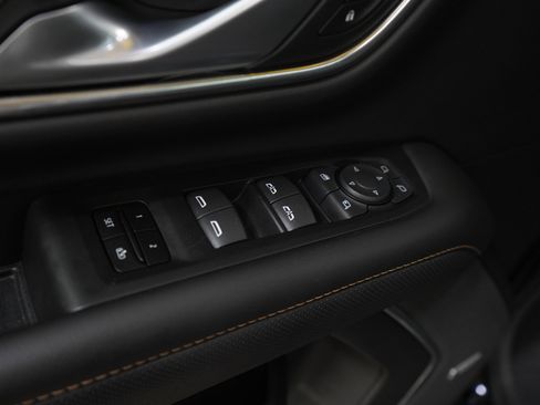 Used 2022 GMC Yukon AT4 AWD/4WD image 21