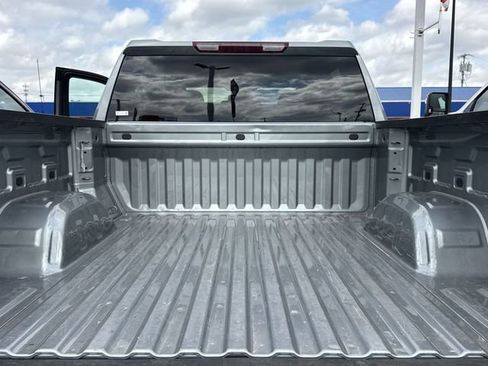 Used 2025 GMC Sierra 1500 SLT image 10