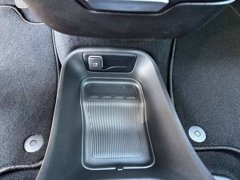 New 2027 Chrysler Pacifica Select FWD image 32