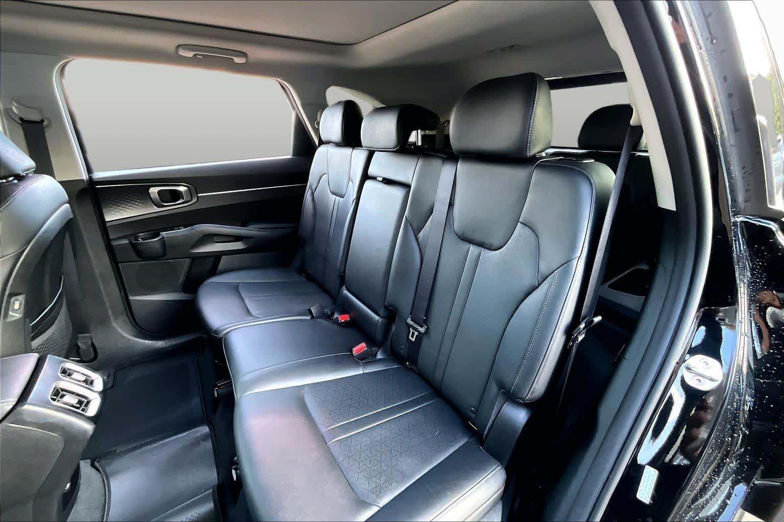 Used 2022 Kia Sorento S w/ Panoramic Sunroof Package FWD image 21