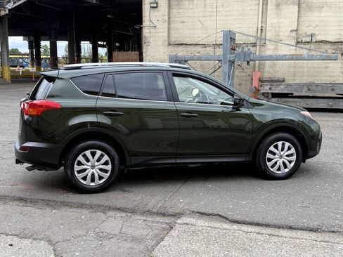 Used 2013 Toyota RAV4 LE AWD/4WD image 47