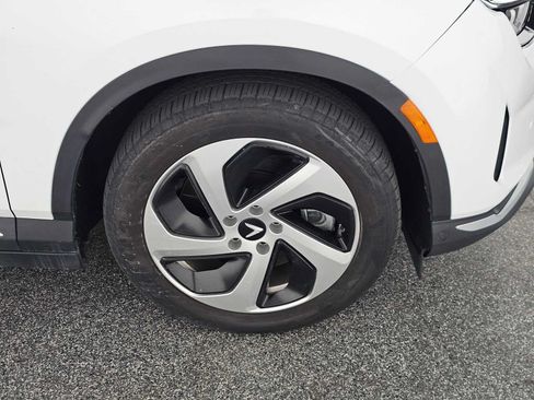 Used 2023 VinFast VF 8 Eco AWD/4WD image 9