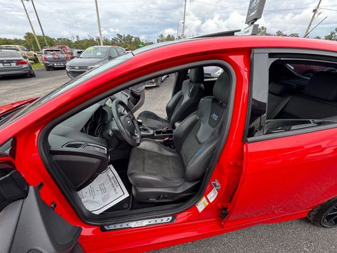 Used 2018 Ford Focus RS image 17