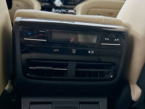 Used 2023 Acura MDX SH-AWD image 27