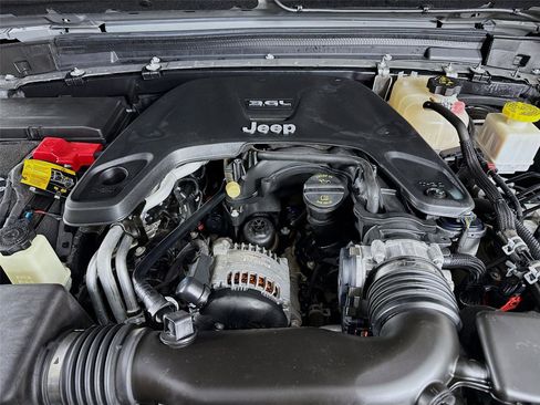 Used 2021 Jeep Gladiator Overland w/ Popular Equipment Package image 29