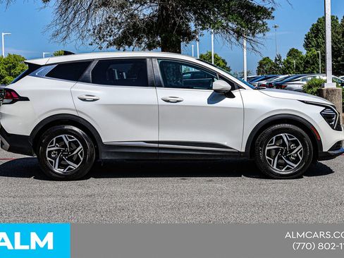 Used 2025 Kia Sportage LX FWD image 11