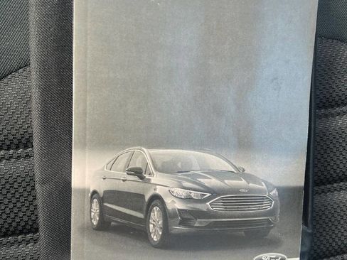 Used 2019 Ford Fusion SE image 17