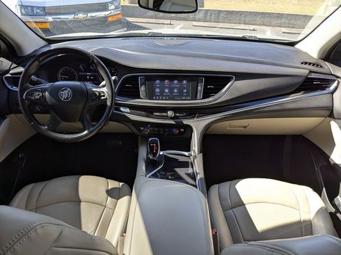 Used 2020 Buick Enclave Essence image 17