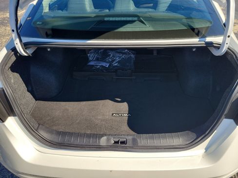 Used 2025 Nissan Altima 2.5 SR image 9