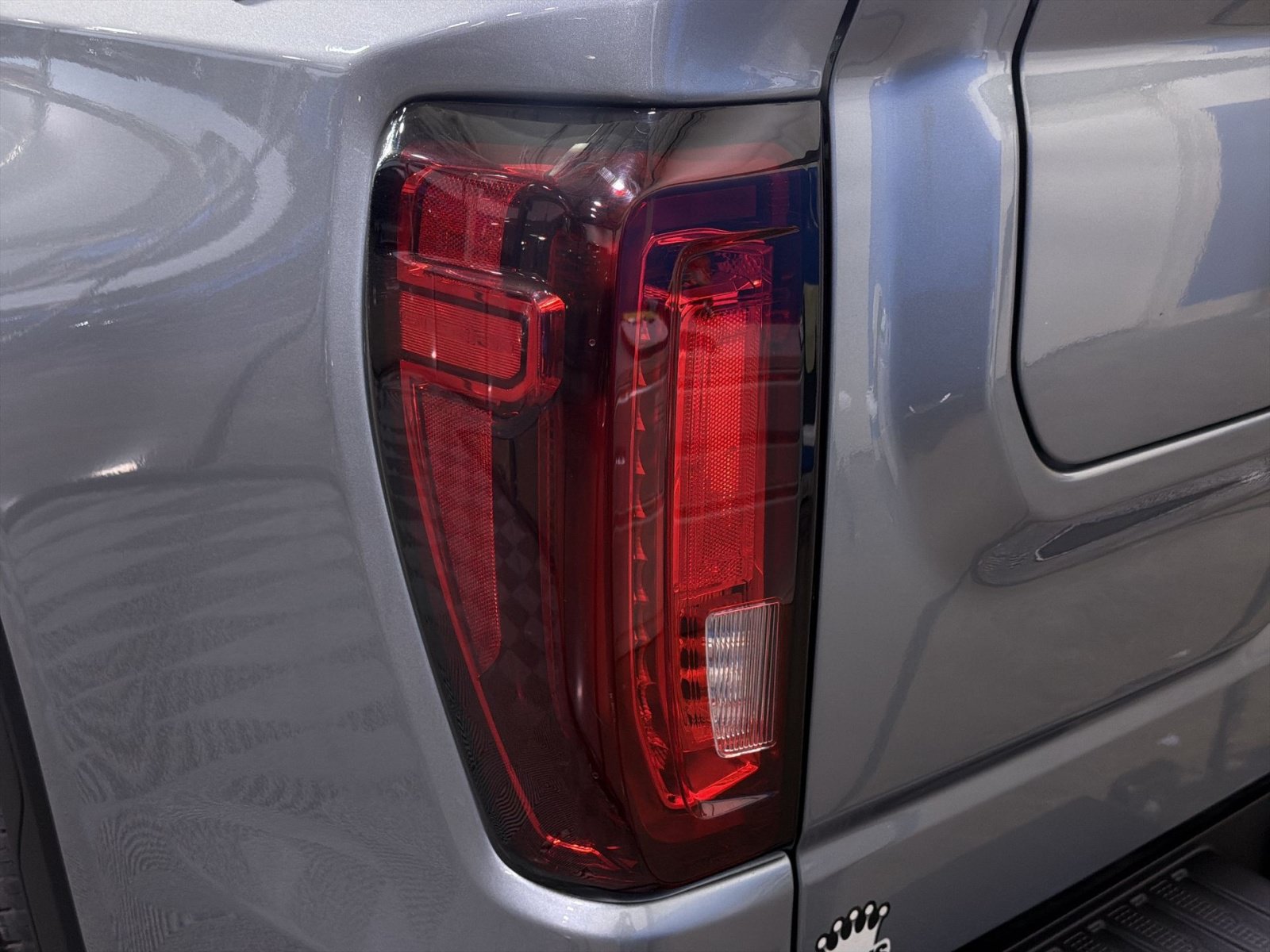 Used 2025 GMC Sierra 1500 SLT AWD/4WD image 17