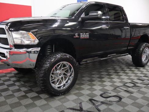 Used 2017 RAM 2500 Tradesman w/ Chrome Appearance Group AWD/4WD image 3