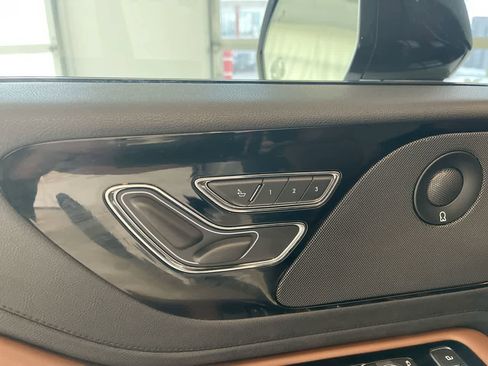 Used 2023 Lincoln Aviator Reserve w/ Jet Appearance Package image 12