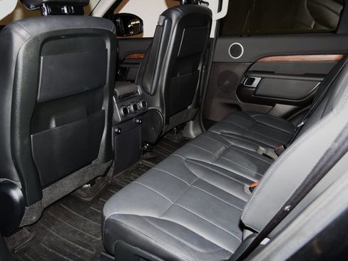 Used 2018 Land Rover Discovery HSE image 50