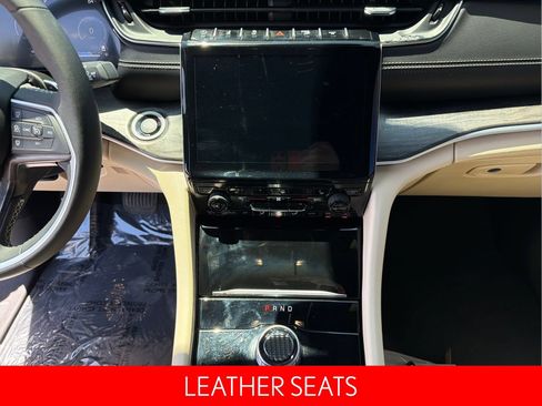 Used 2023 Jeep Grand Cherokee L Limited RWD image 15