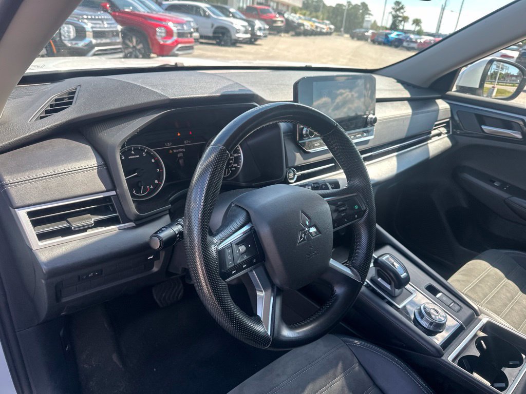 Used 2024 Mitsubishi Outlander SE AWD/4WD image 13