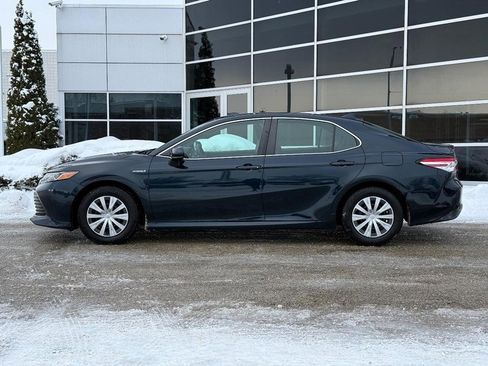 Used 2019 Toyota Camry LE image 6