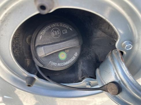 Used 2009 Ford Taurus SE FWD image 22