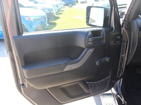 Used 2014 Jeep Wrangler Sport image 11