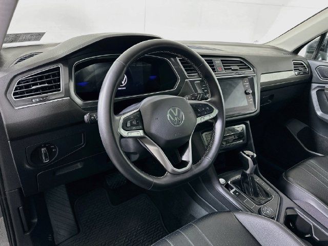 Certified 2024 Volkswagen Tiguan SE AWD/4WD image 10
