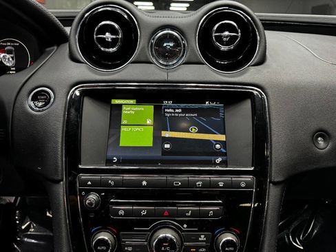 Used 2016 Jaguar XJ R-Sport image 22