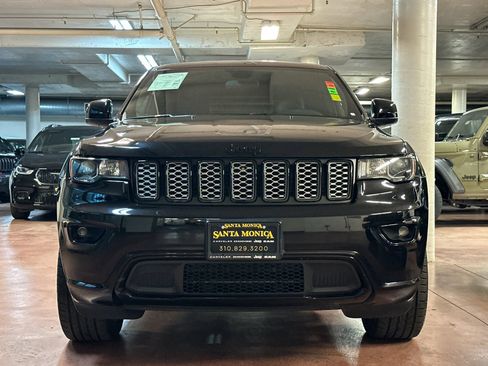Used 2021 Jeep Grand Cherokee Laredo X image 8