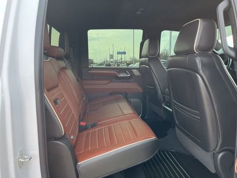 Used 2025 GMC Sierra 2500 Denali Ultimate image 21