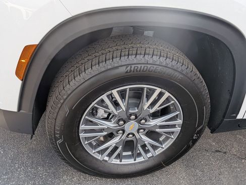 New 2026 Chevrolet Traverse LT image 9