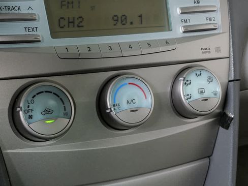 Used 2007 Toyota Camry LE FWD image 14