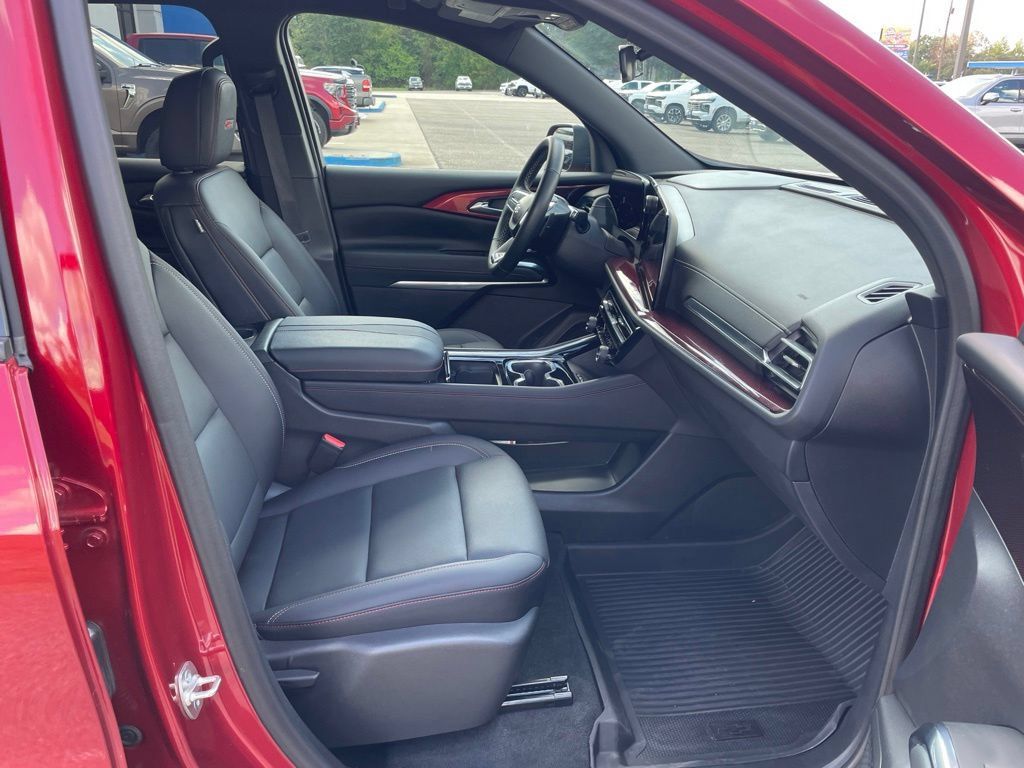 Used 2024 Chevrolet Traverse Z71 w/ LPO, Floor Liner Package AWD/4WD image 36