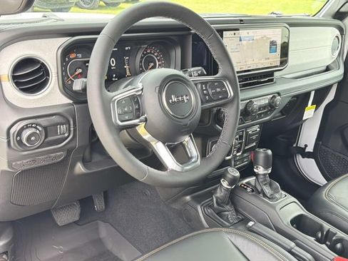 New 2026 Jeep Wrangler Unlimited Sahara w/ Safety Group AWD/4WD image 20