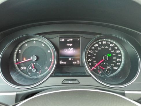 Used 2018 Volkswagen Atlas SE image 39