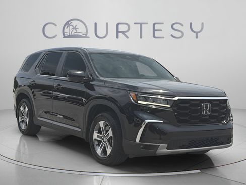 Certified 2025 Honda Pilot EX-L image 9