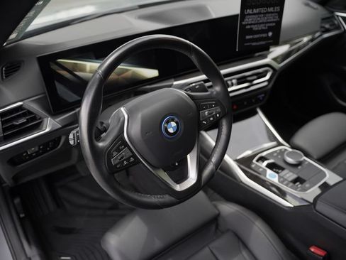 Used 2023 BMW i4 eDrive35 RWD image 9