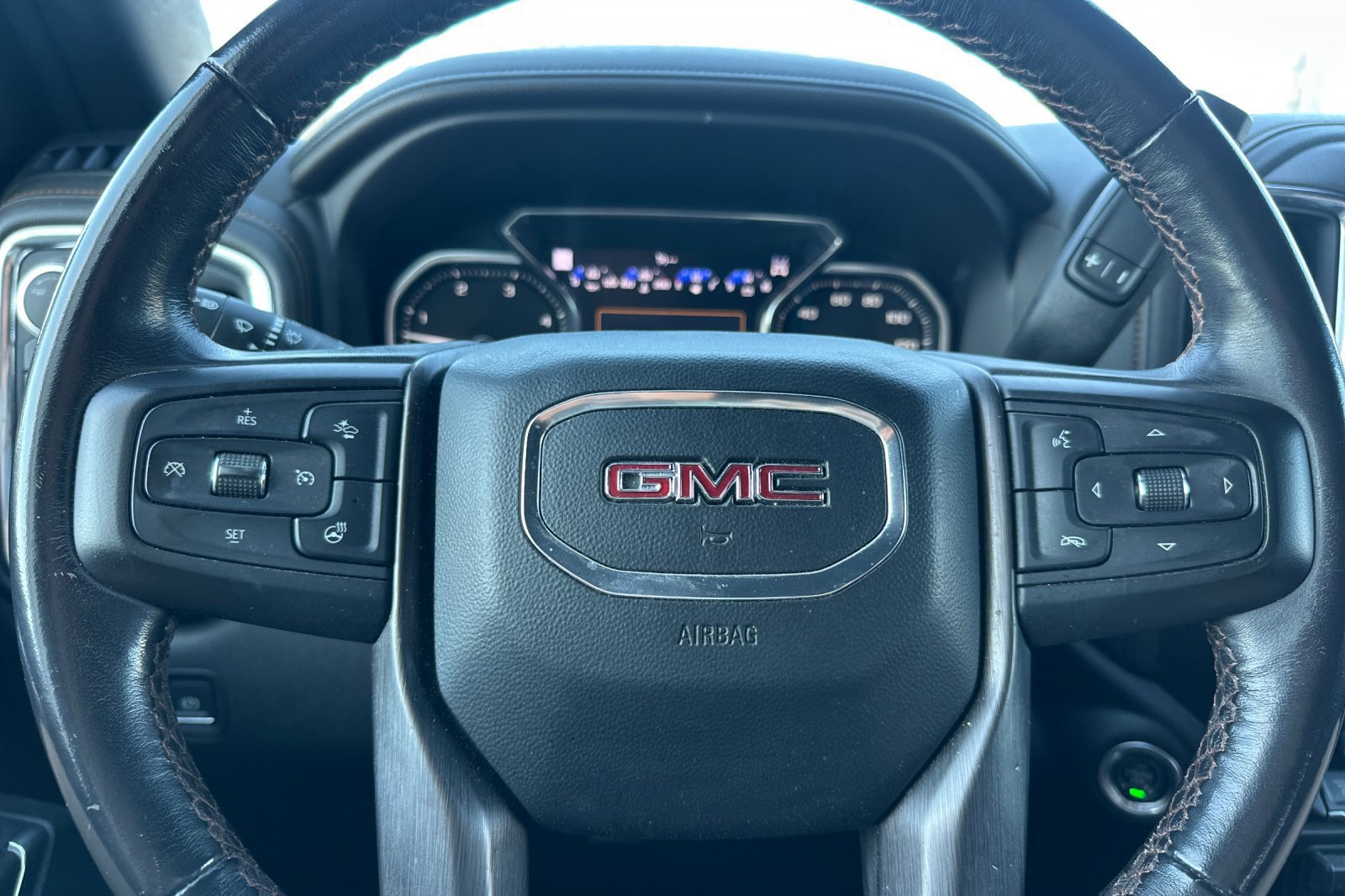 Used 2023 GMC Sierra 3500 AT4 w/ AT4 Premium Plus Package AWD/4WD image 32