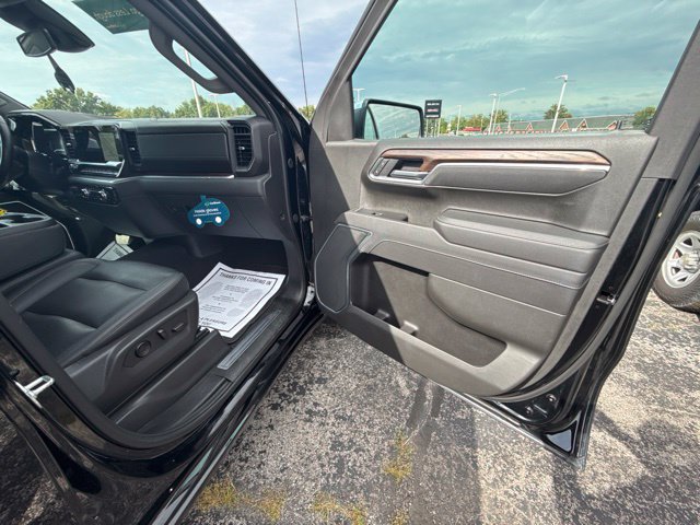 Used 2025 GMC Sierra 1500 SLT AWD/4WD image 28