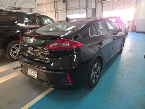 Used 2018 Hyundai Ioniq SEL image 5