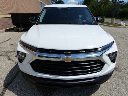 Used 2024 Chevrolet TrailBlazer LS w/ LS Convenience Package FWD image 13