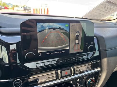 Used 2022 Nissan Pathfinder SL w/ SL Premium Package FWD image 33