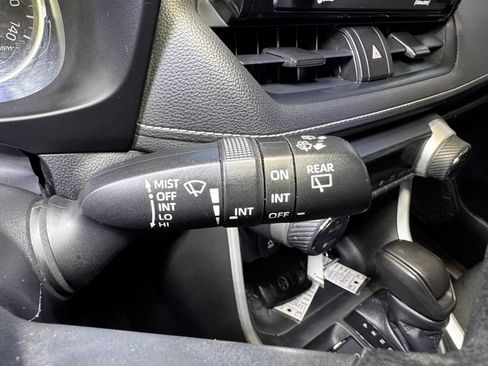 Used 2020 Toyota RAV4 XLE AWD/4WD image 25